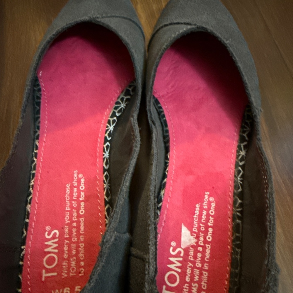 TOMS Suede Flat Gray Shoes Size 6.5 - Picture 4 of 6